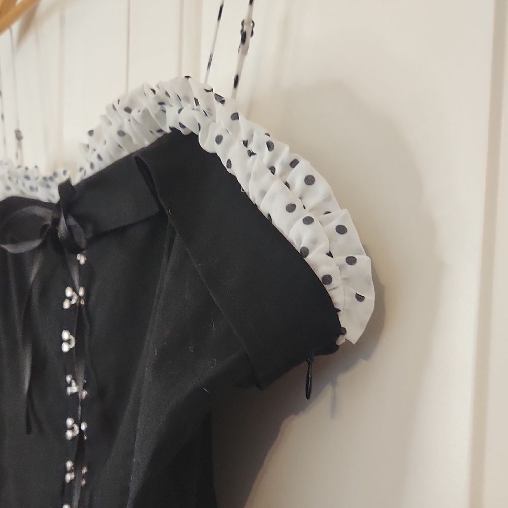 Elegant Black and White Women's Dress - Picture 9 of 16